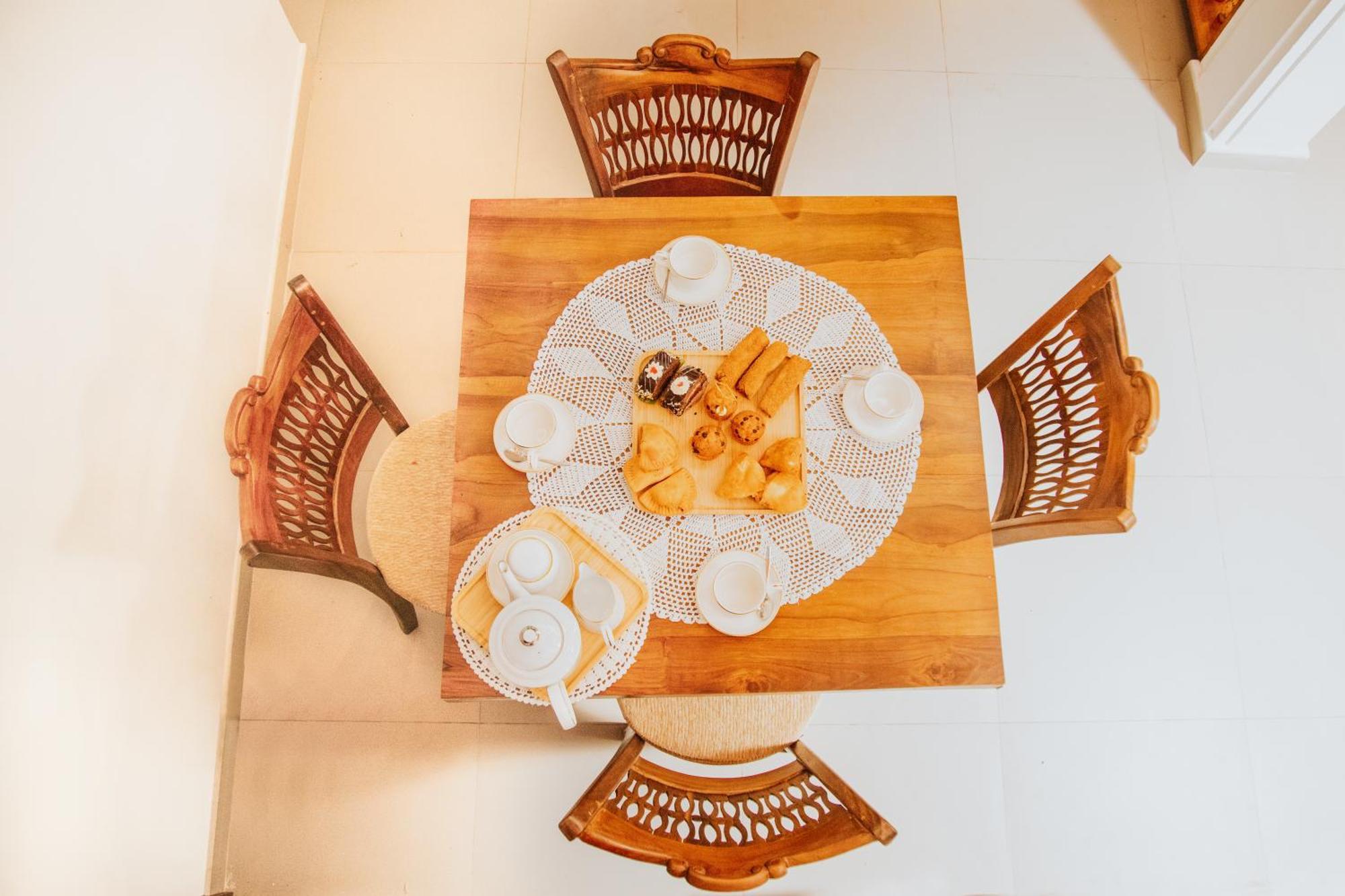 Golden Shower Inn Канді Екстер'єр фото
