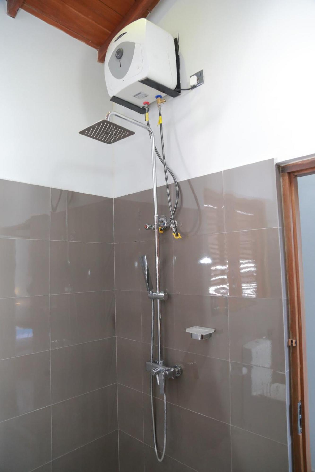 Golden Shower Inn Канді Екстер'єр фото