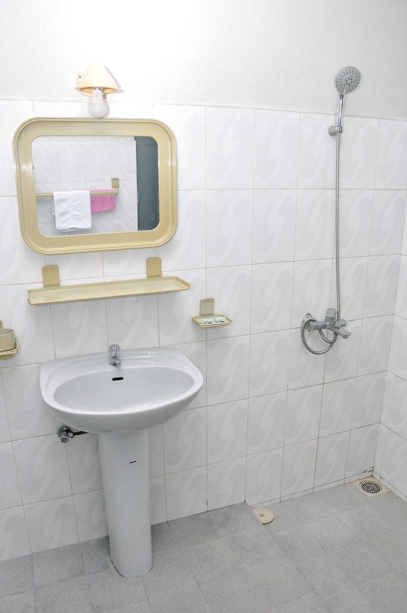 Golden Shower Inn Канді Екстер'єр фото