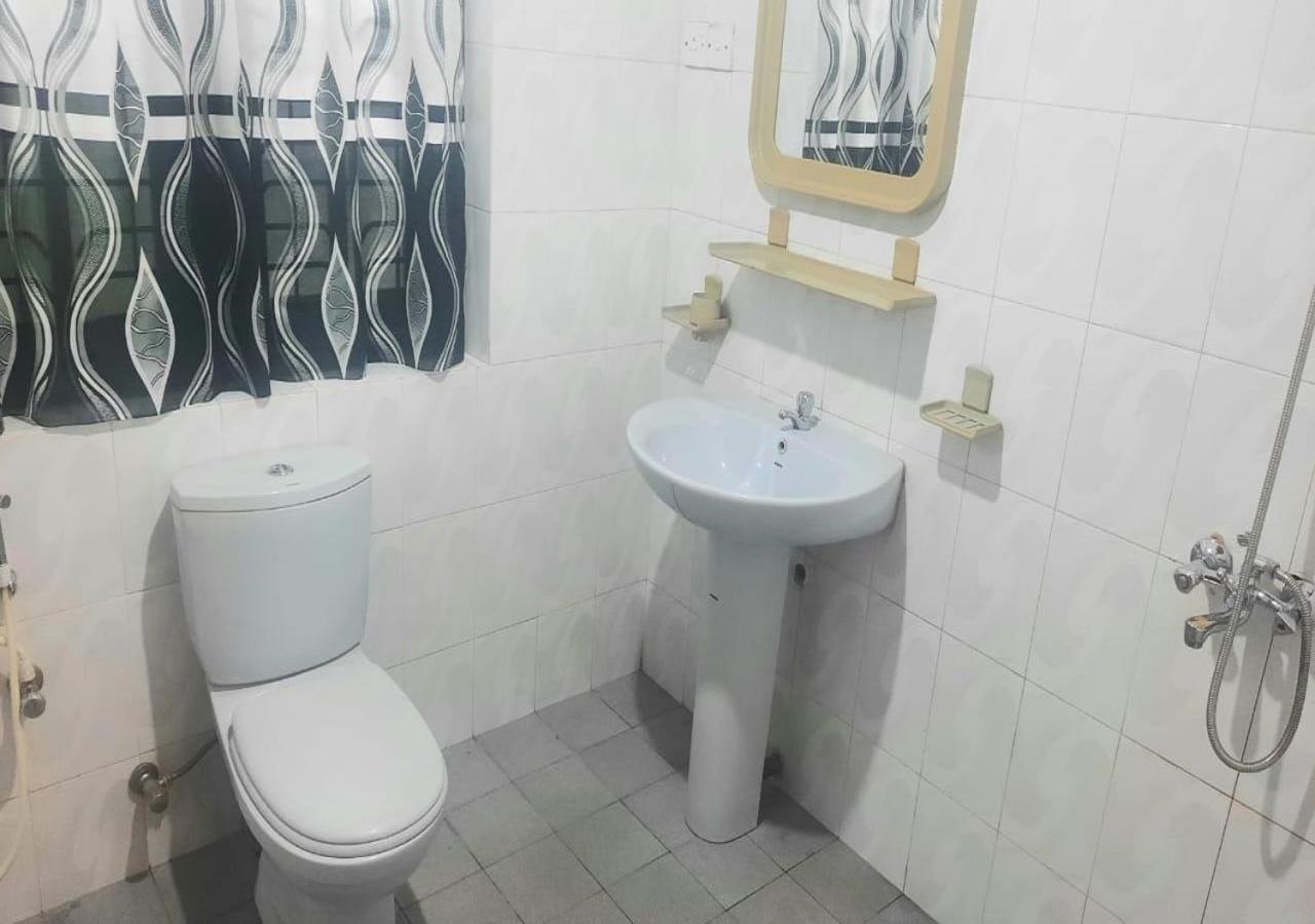 Golden Shower Inn Канді Екстер'єр фото